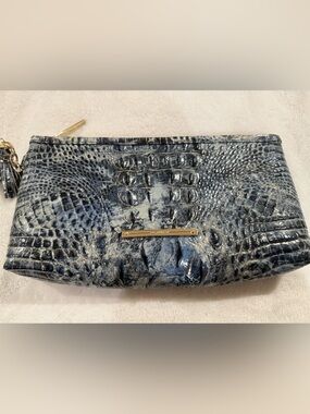 Like New Brahman, Kayla wristlet💙